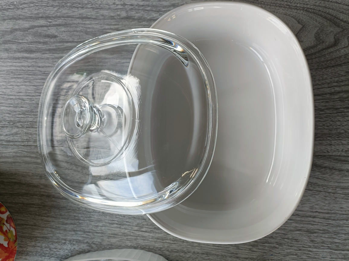 Serving bowl with glass lid # Freecycle