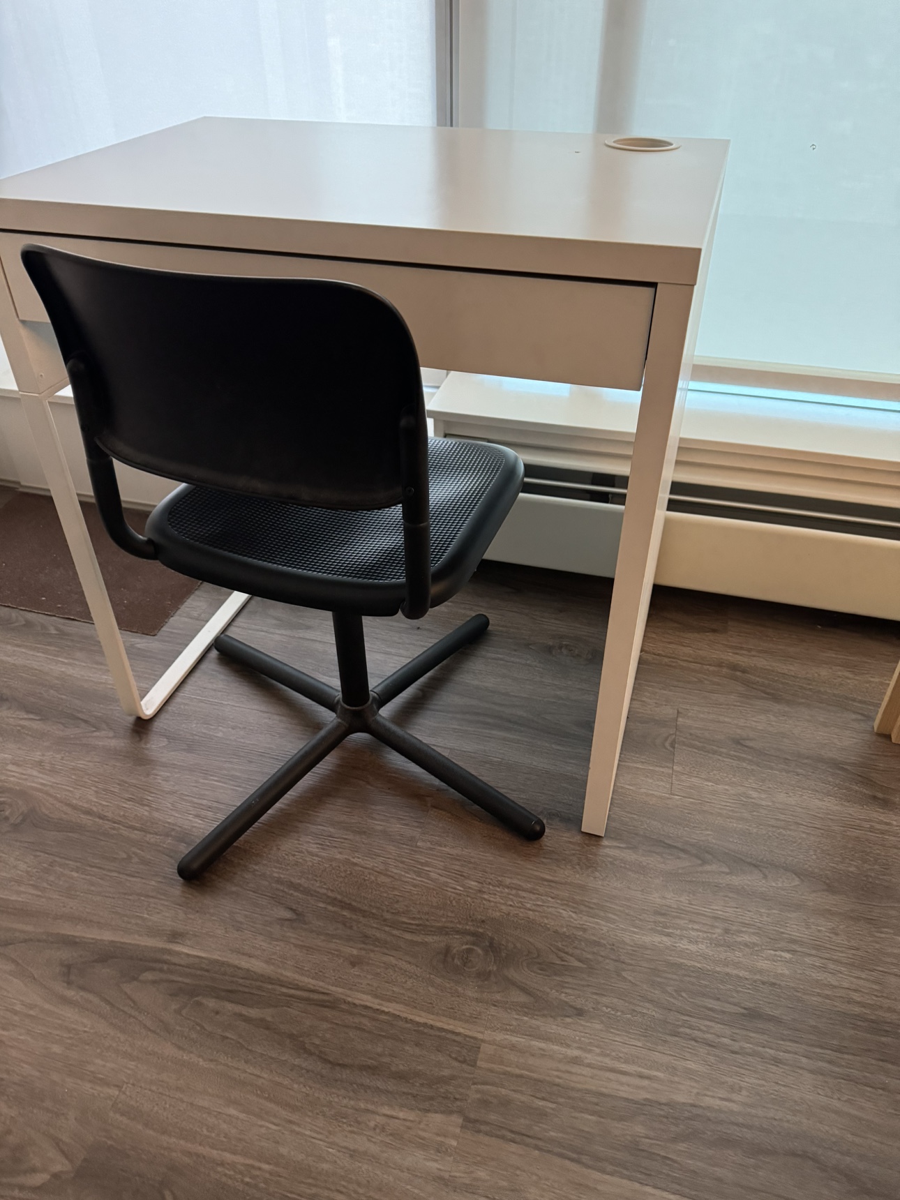 Moving out sale - Work table and chair - photo 5
