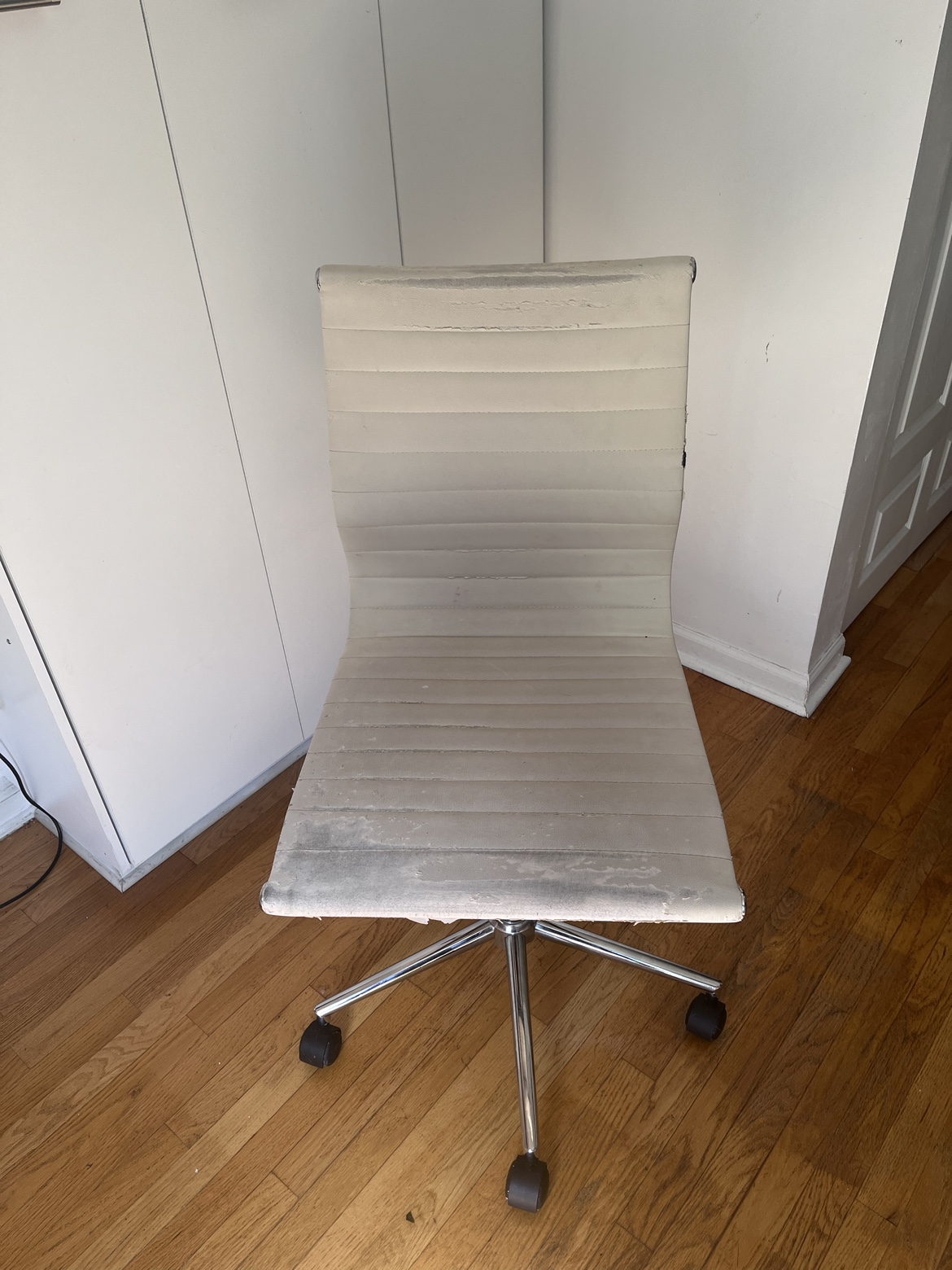 Office chair - photo 2