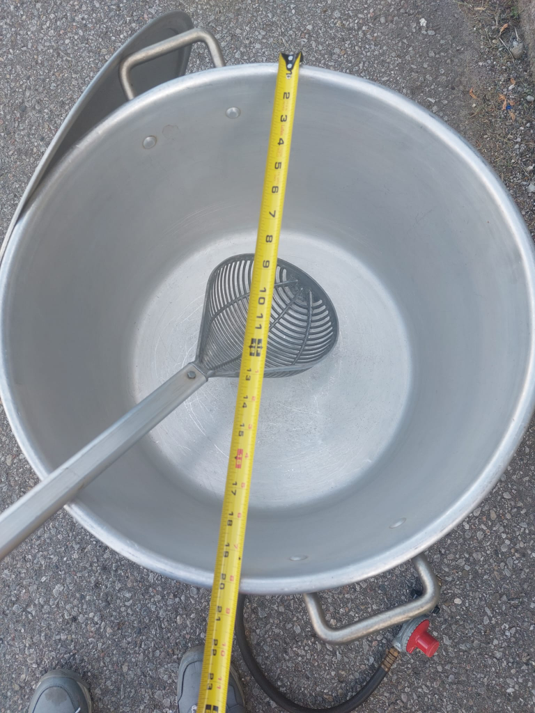 Burner ,pot,paddle and scoop for making sauce image indicator(3)