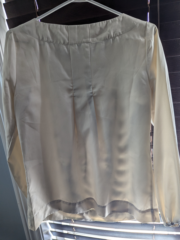 Pure Alfred Sung beige blouse Size XS image indicator(6)