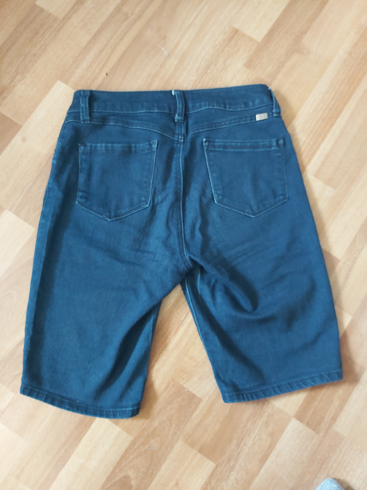 1822 Denim knee length shorts, size 6 image indicator(4)