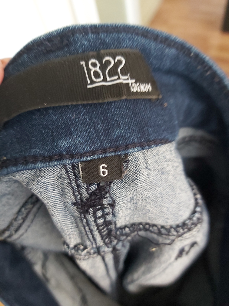 1822 Denim knee length shorts, size 6 image indicator(7)