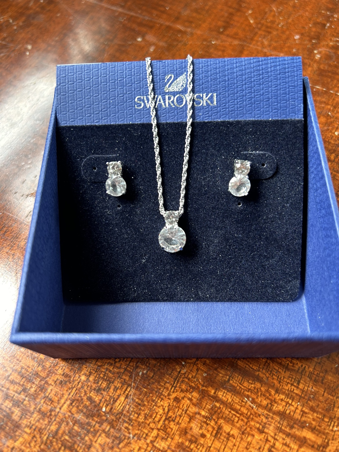 Swarovski earring and pendant set - never been out of the box!