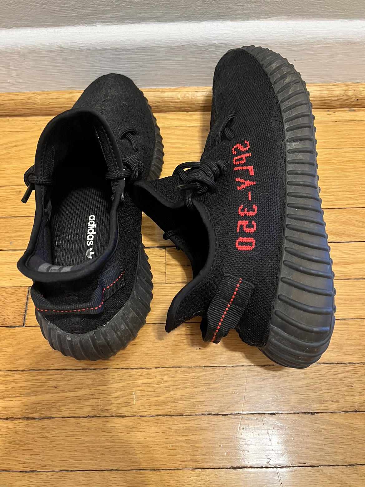 adidas Mens Yeezy Boost 350 V2 US 9.5 image indicator(2)