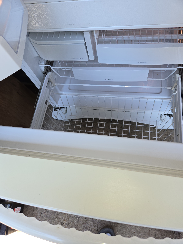 GE profile Fridge - photo 3