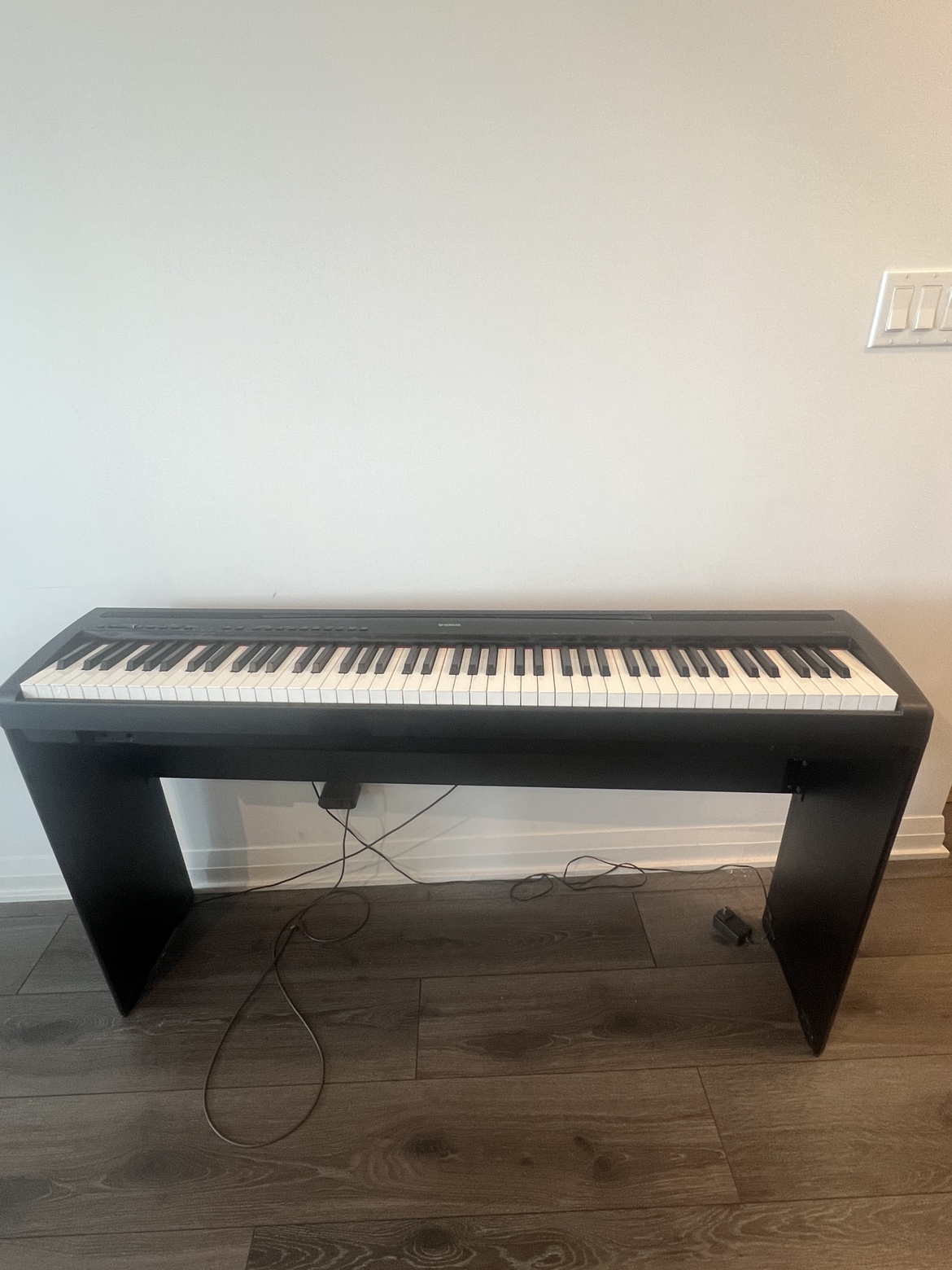 Yamaha P95 keyboard