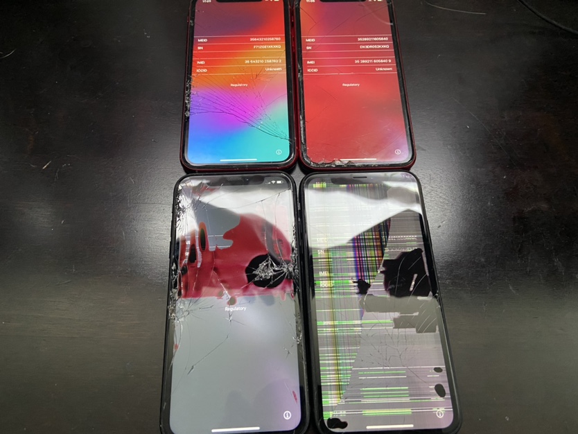 Lot Of 4 Apple iPhone XR - Red And Black  (iCloud/Cracked) - photo 5