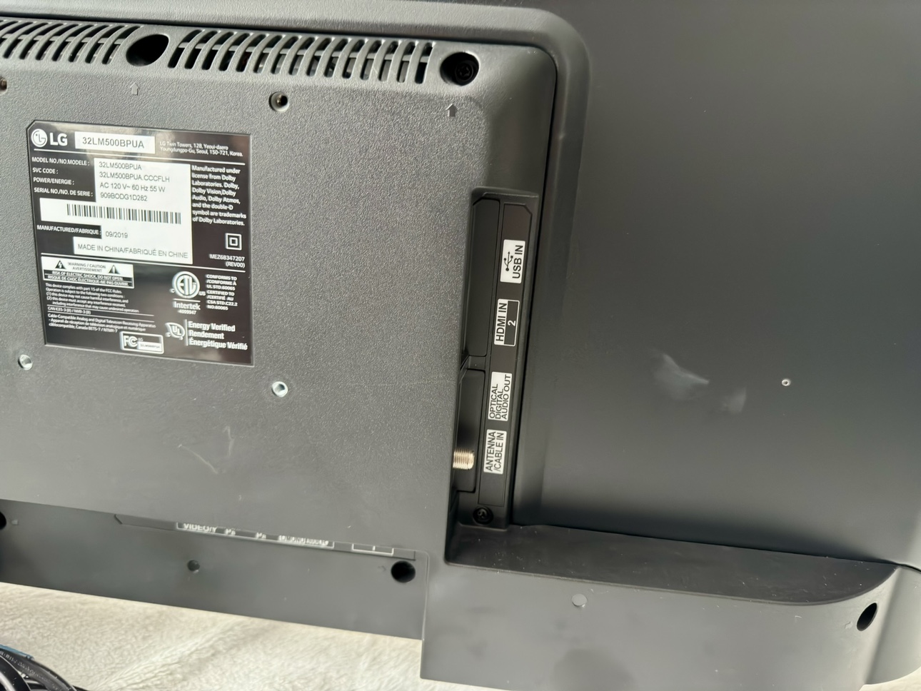 LG 32" TV - photo 3