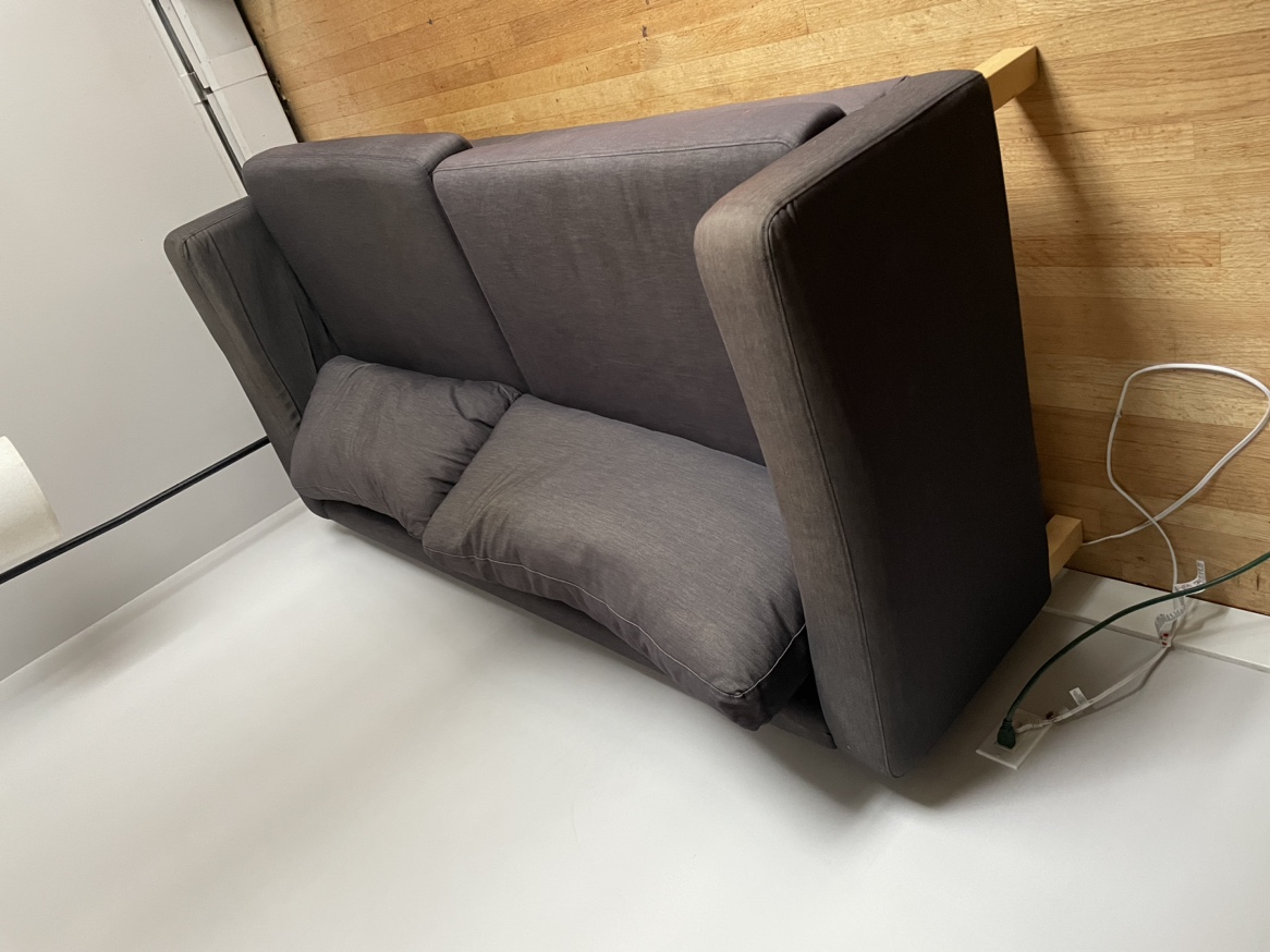 Couch - photo 2