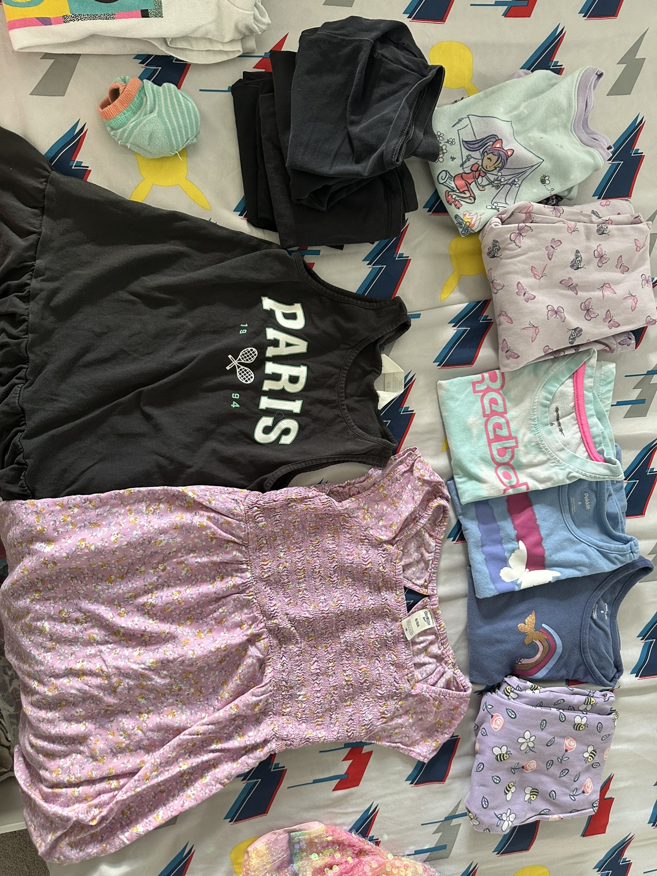 Girls clothes size 6-8 but fits 6