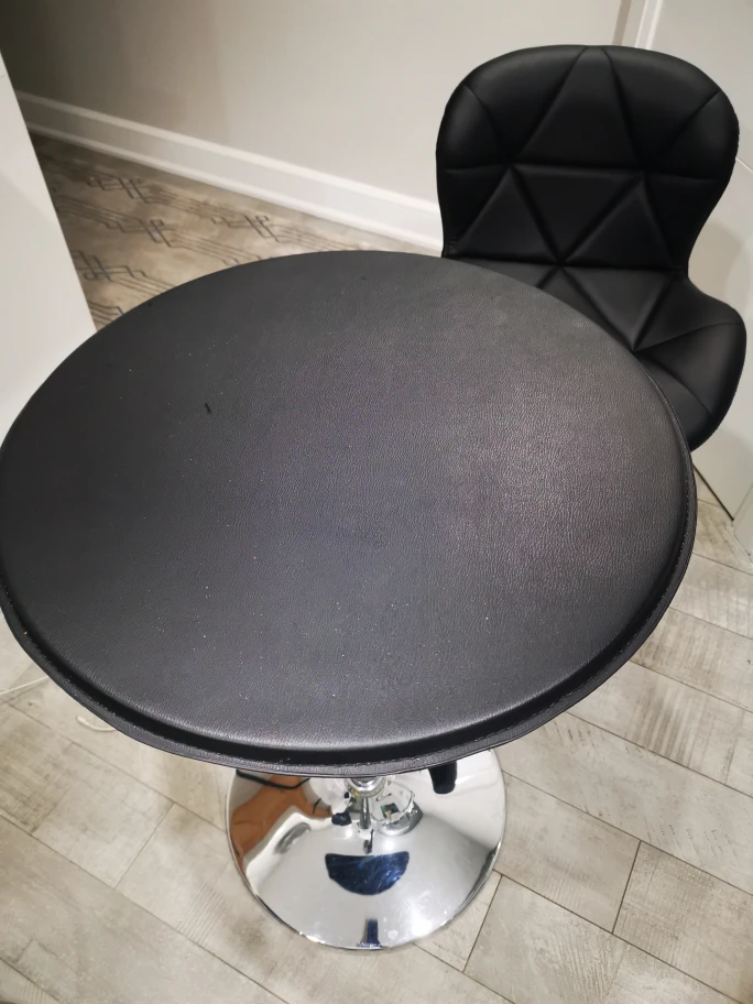 Coffee table with 2 chairs image indicator(2)