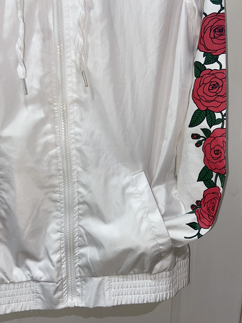 Rose Windbreaker image indicator(3)