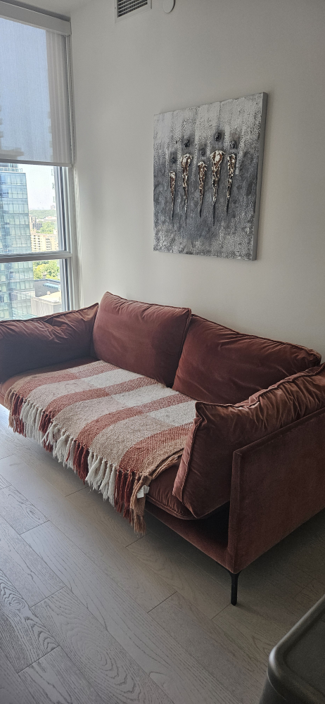 Koop Velvet Sofa - photo 2