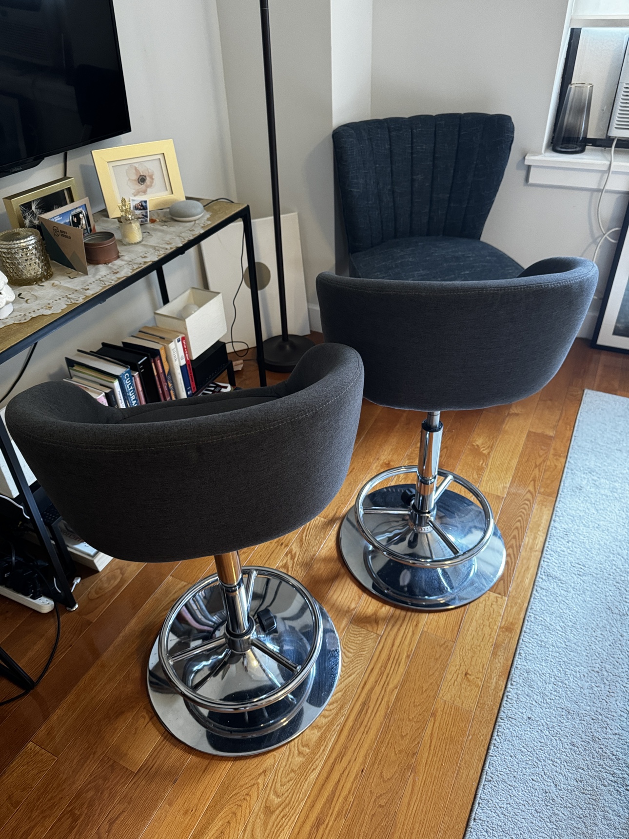 Grey bar stools - photo 3
