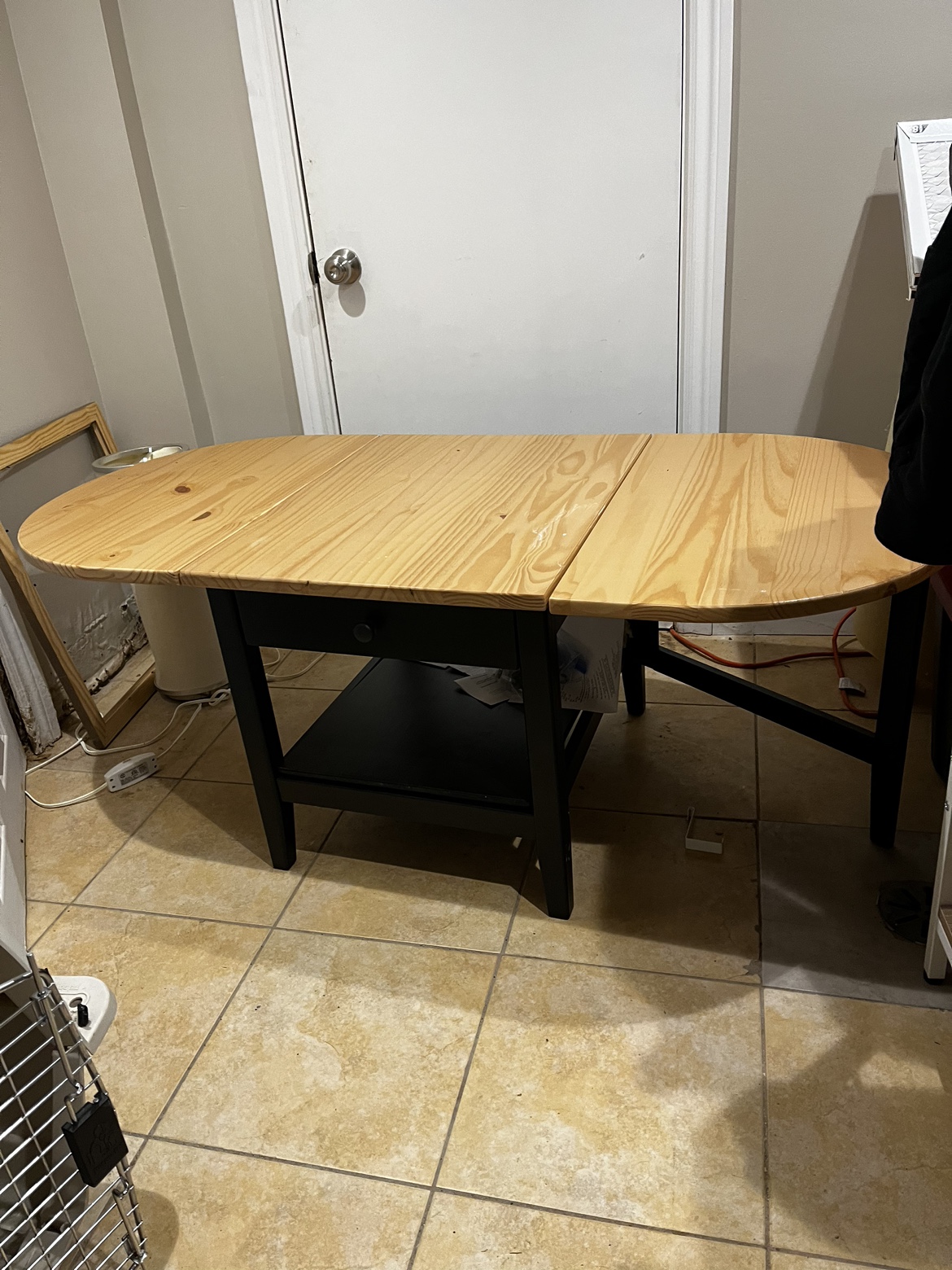 IKEA Coffee Table that folds on side - photo 2