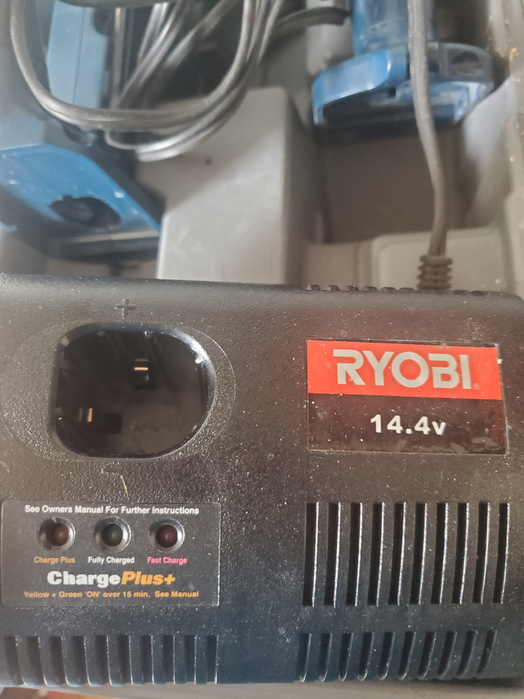 Ryobi 5 1/2" Cordless Circular Saw Charger Light 14.4v Set image indicator(5)