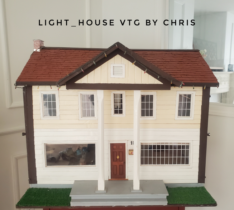 Exquisite Handmade Dollhouse: A Unique Vintage Treasure - photo 2