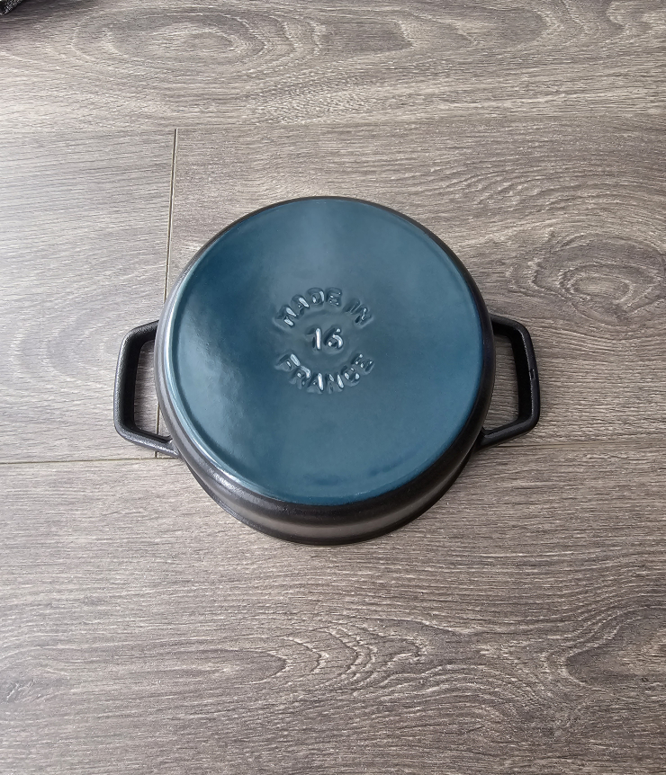 Staub Cast Iron 1.25-qt / 16cm Round Cocotte - Matte Black image indicator(8)