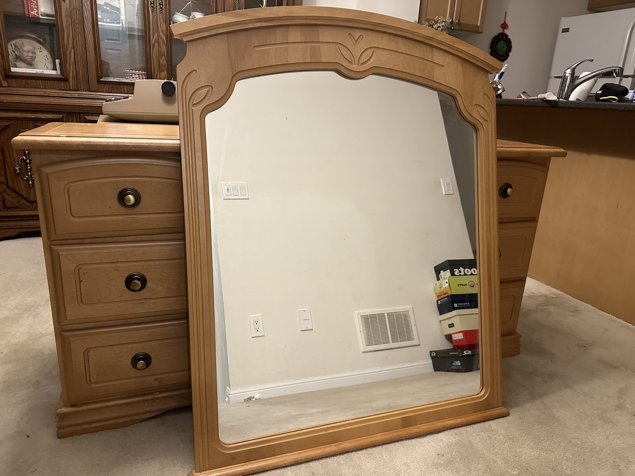 Solid Oakwood Dresser image indicator(4)