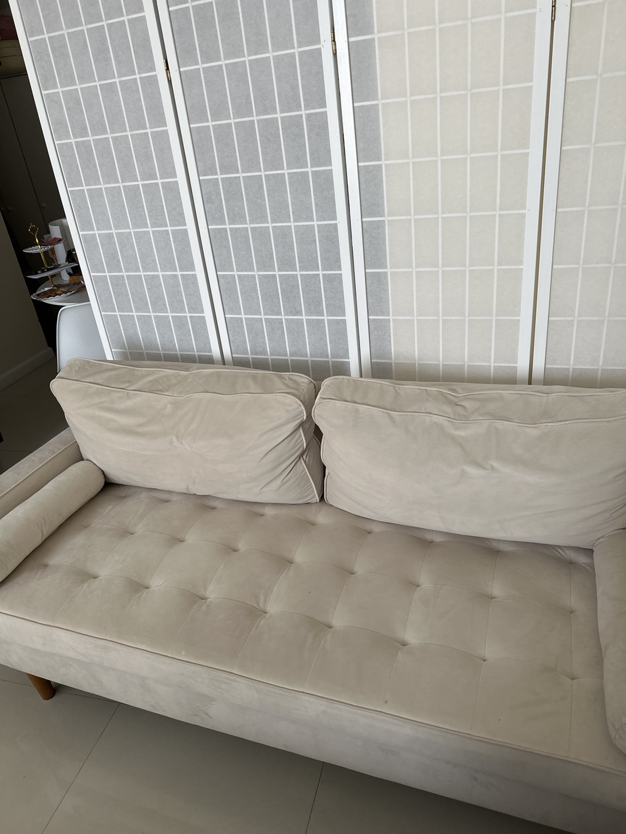 Small couch, 6 months in use - photo 3