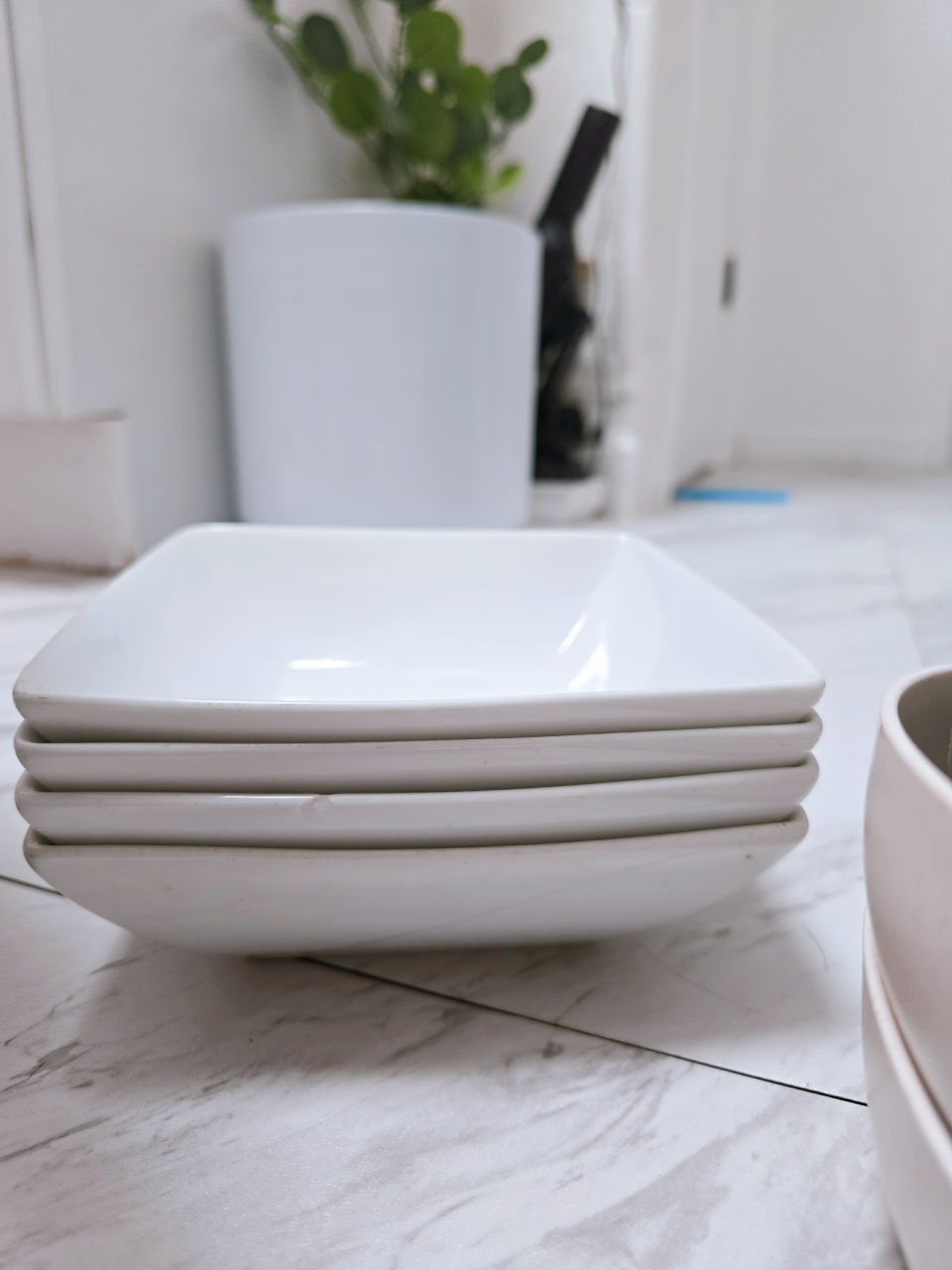 4pc Porselain plates and 3pcs plastics #Freecycle