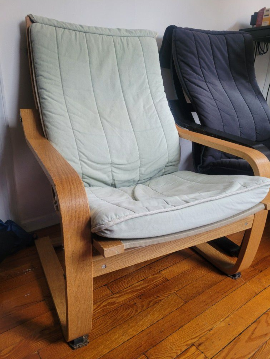 2 IKEA chairs black and beige - photo 5