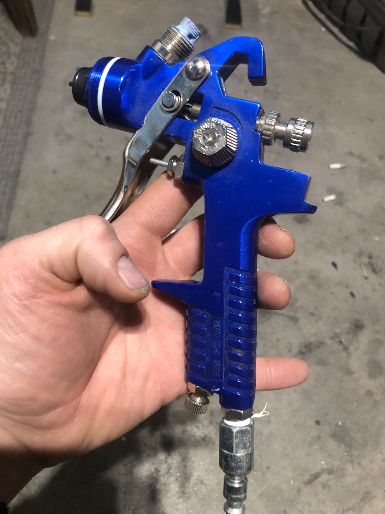 New - Paint sprayer with gravity cup - photo 2