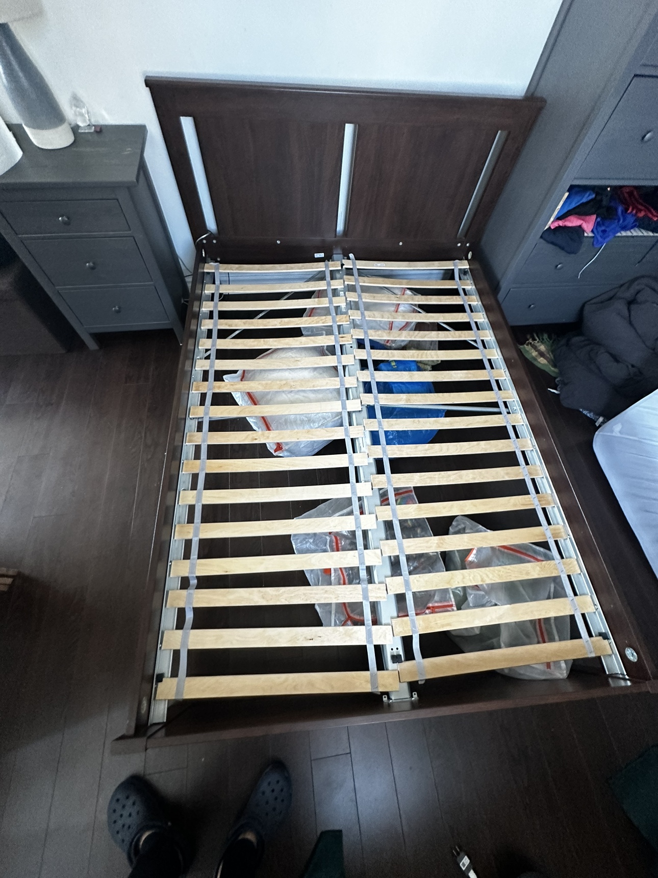 Full bed frame