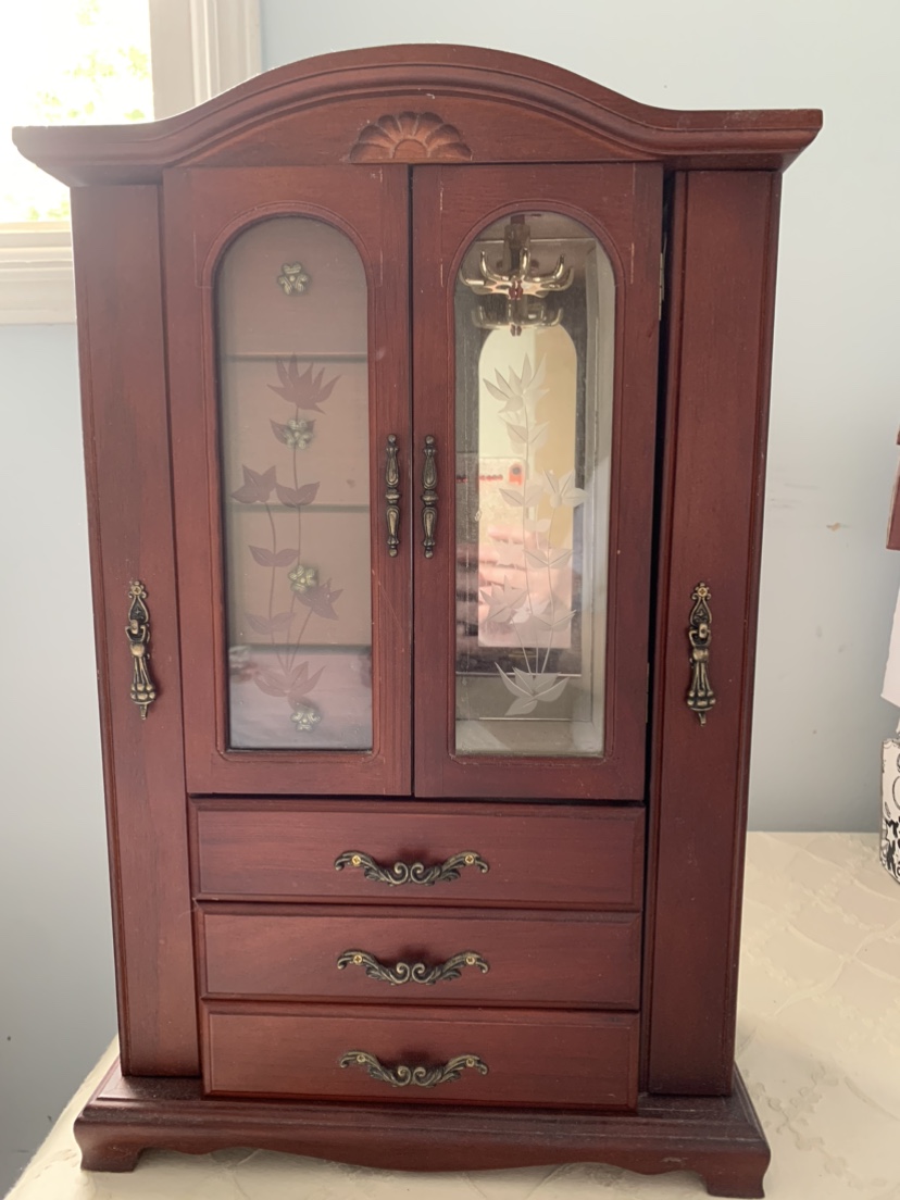 Jewelry case