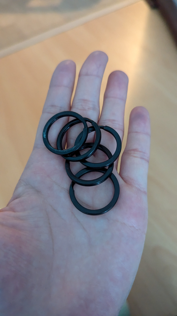 carabiner and keyrings image indicator(2)