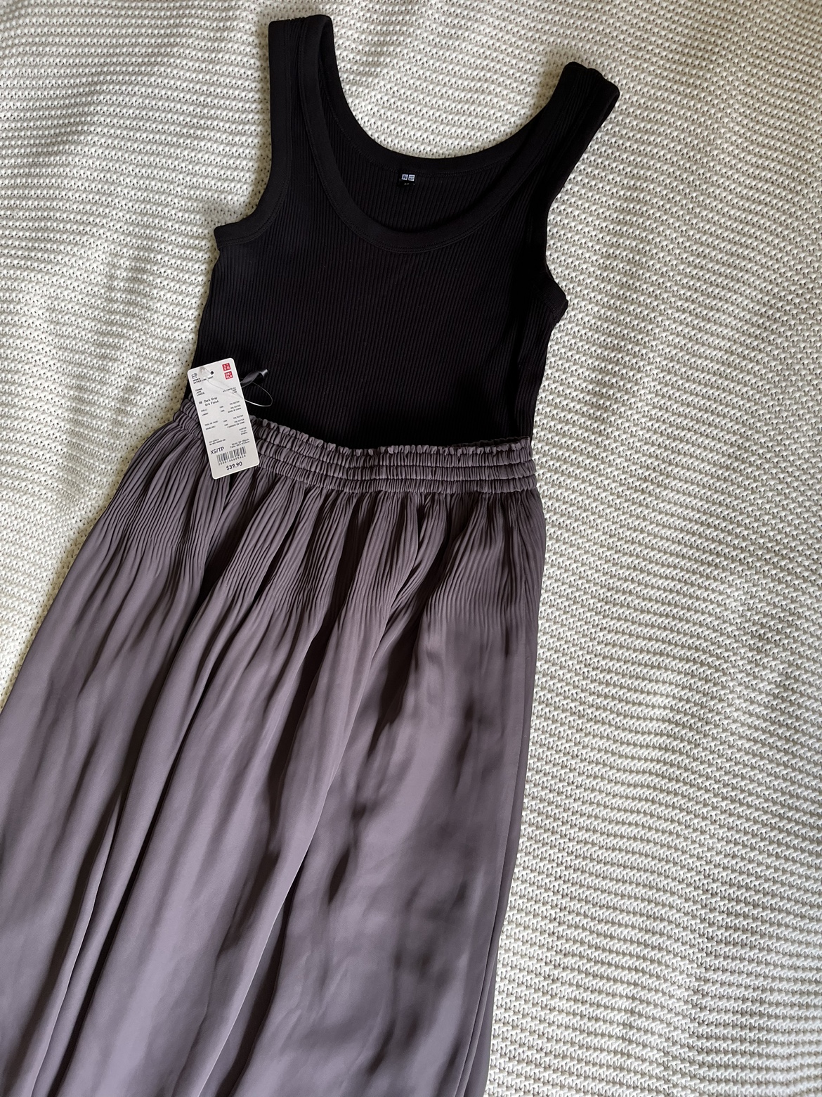 Uniqulo - Brand new skirt and tank top for $10 thumbnail