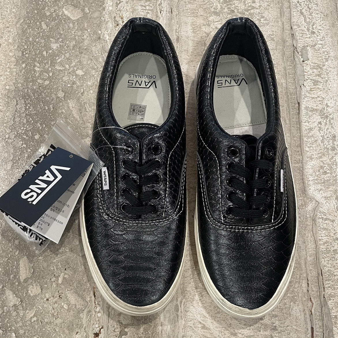 🧡 Vans Unique Black Sneakers Mens size 9
