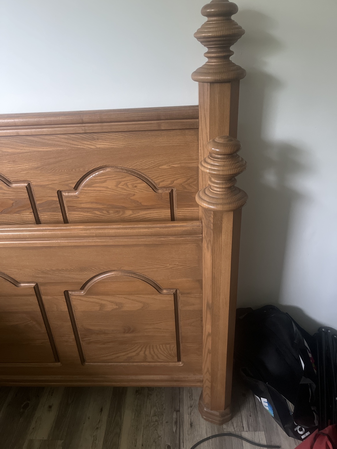Solid wood bedframe - photo 2