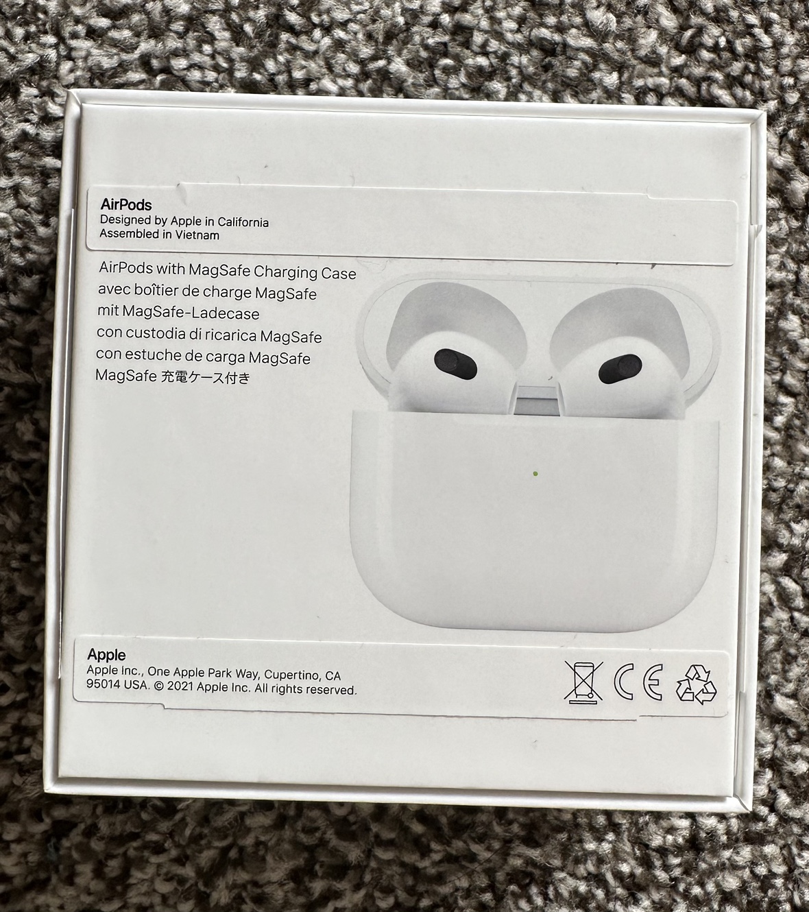 AirPods (3rd generation) with MagSafe Charging case - photo 4