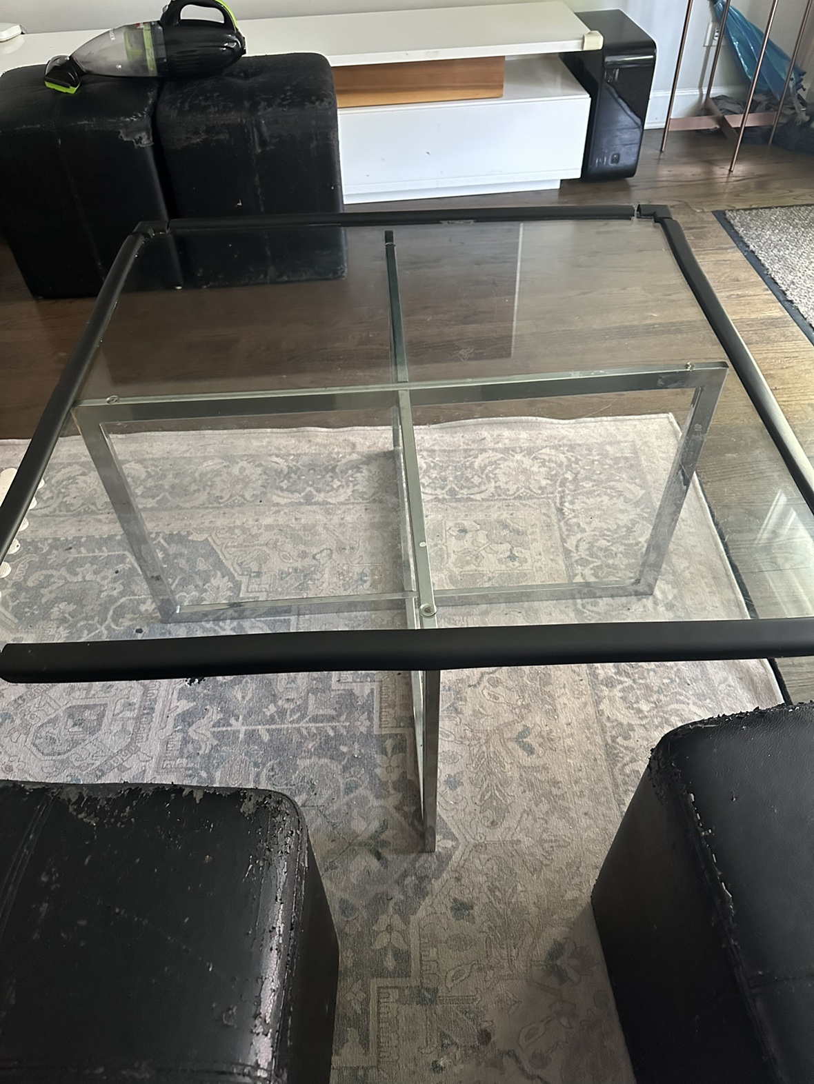 Coffee table with stools - photo 2