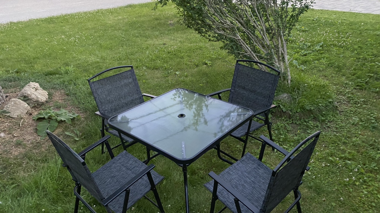 Patio table and chairs - photo 5