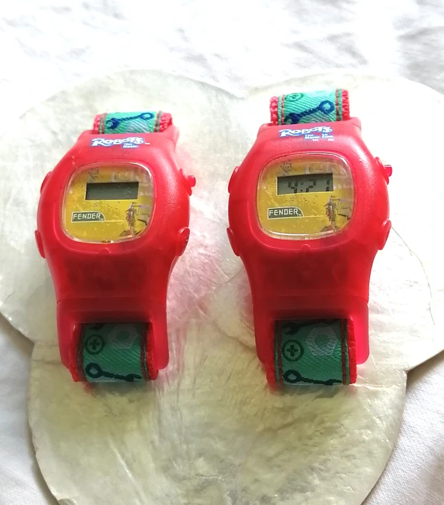 Robot Movie Collectable Watches x2 💚 - photo 3