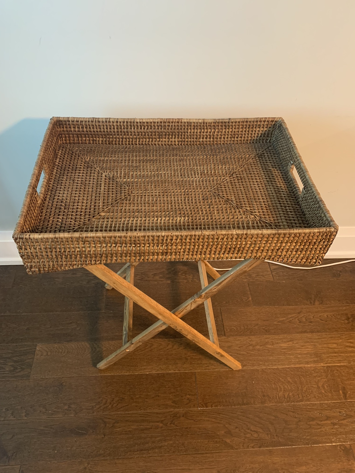 Console, deco table, cocktail station, plant station