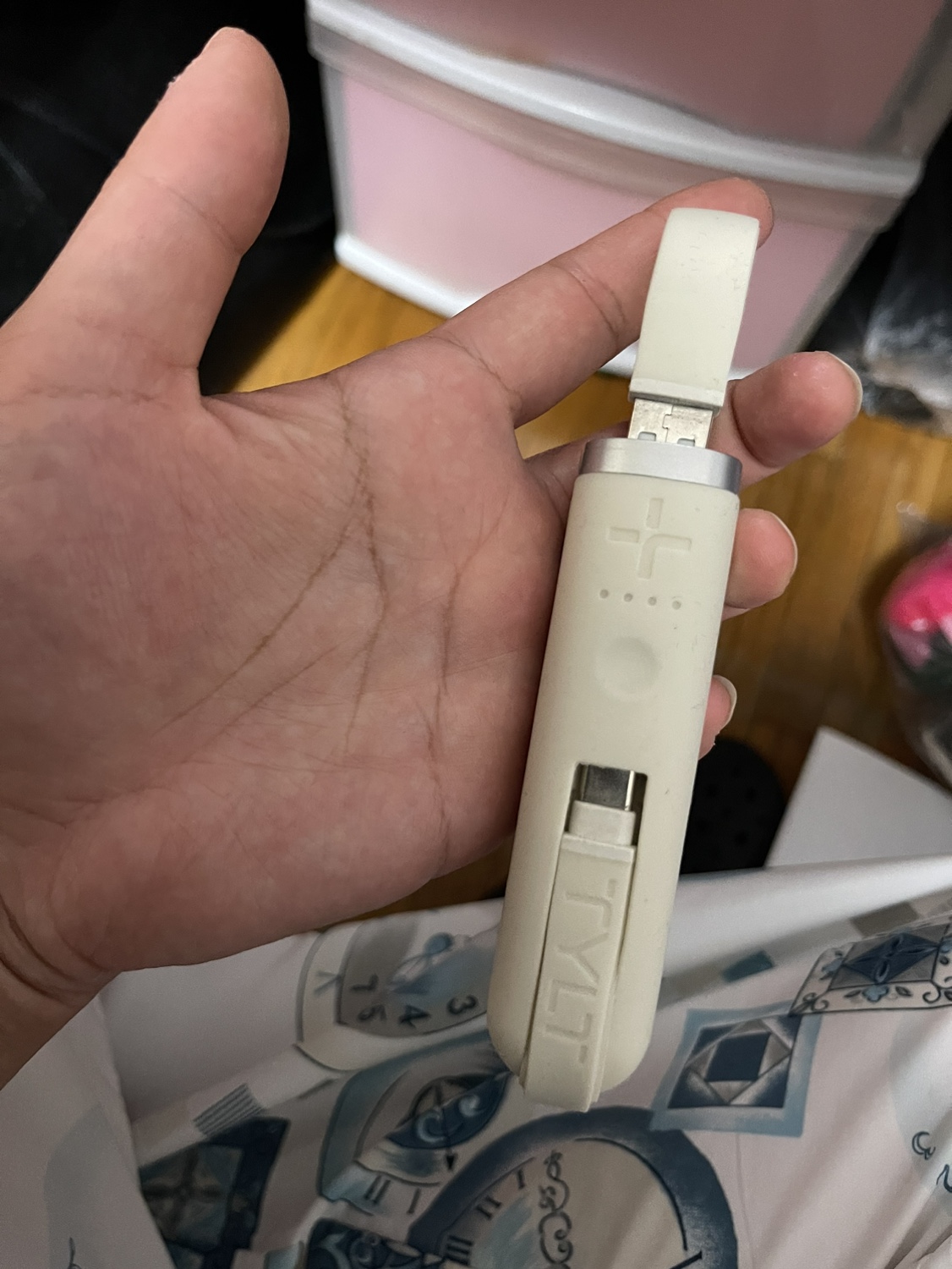 TYLT Flipswitch Powerbank image indicator(7)