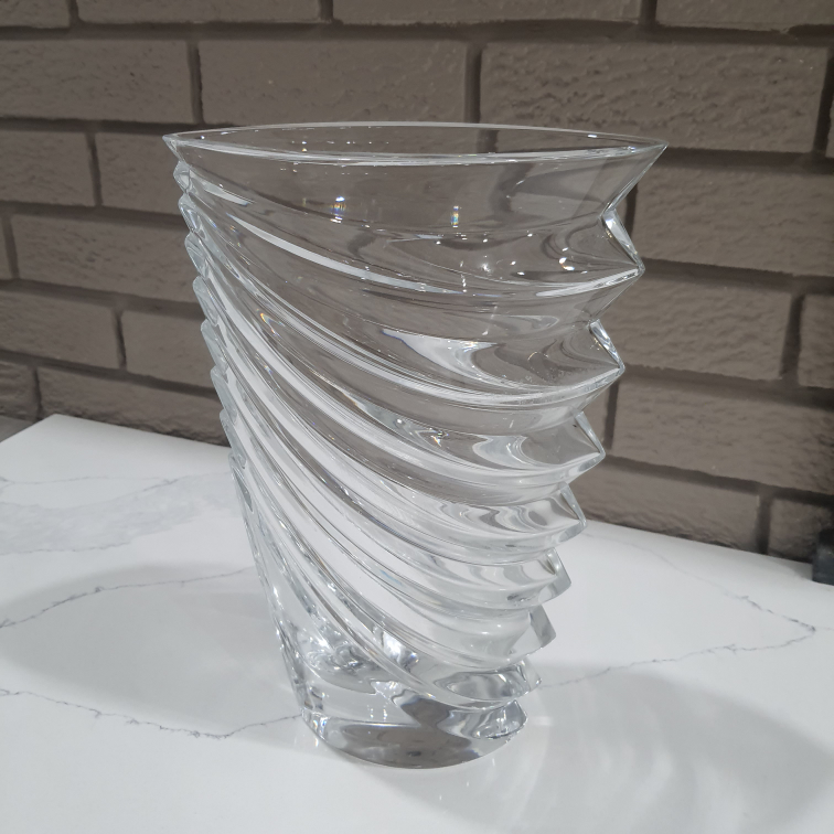 Beautiful  wave vase
