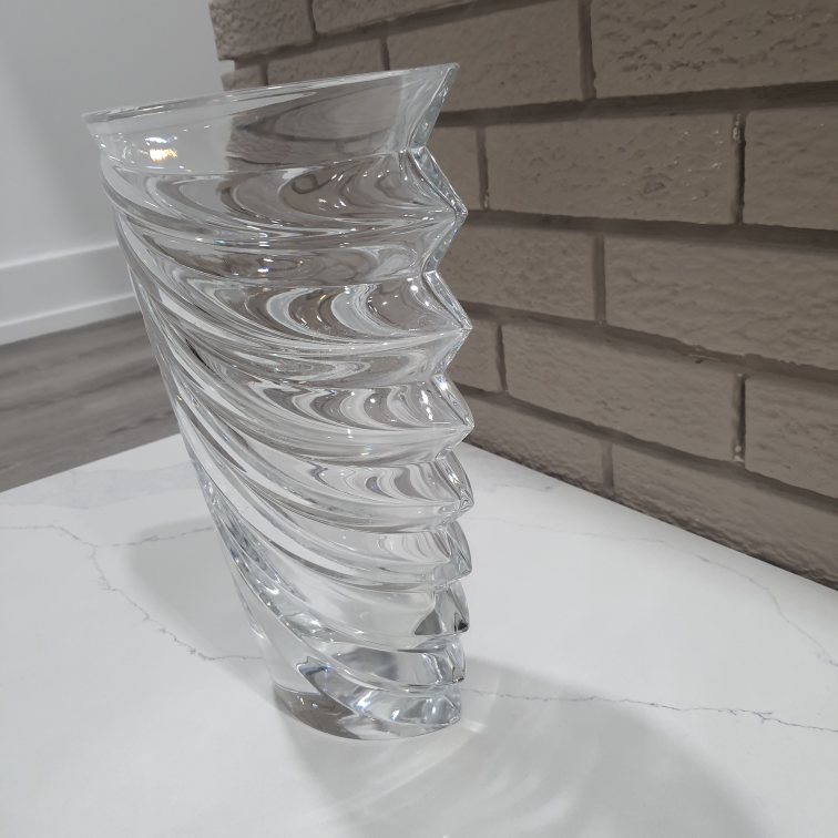 Beautiful  wave vase - photo 2