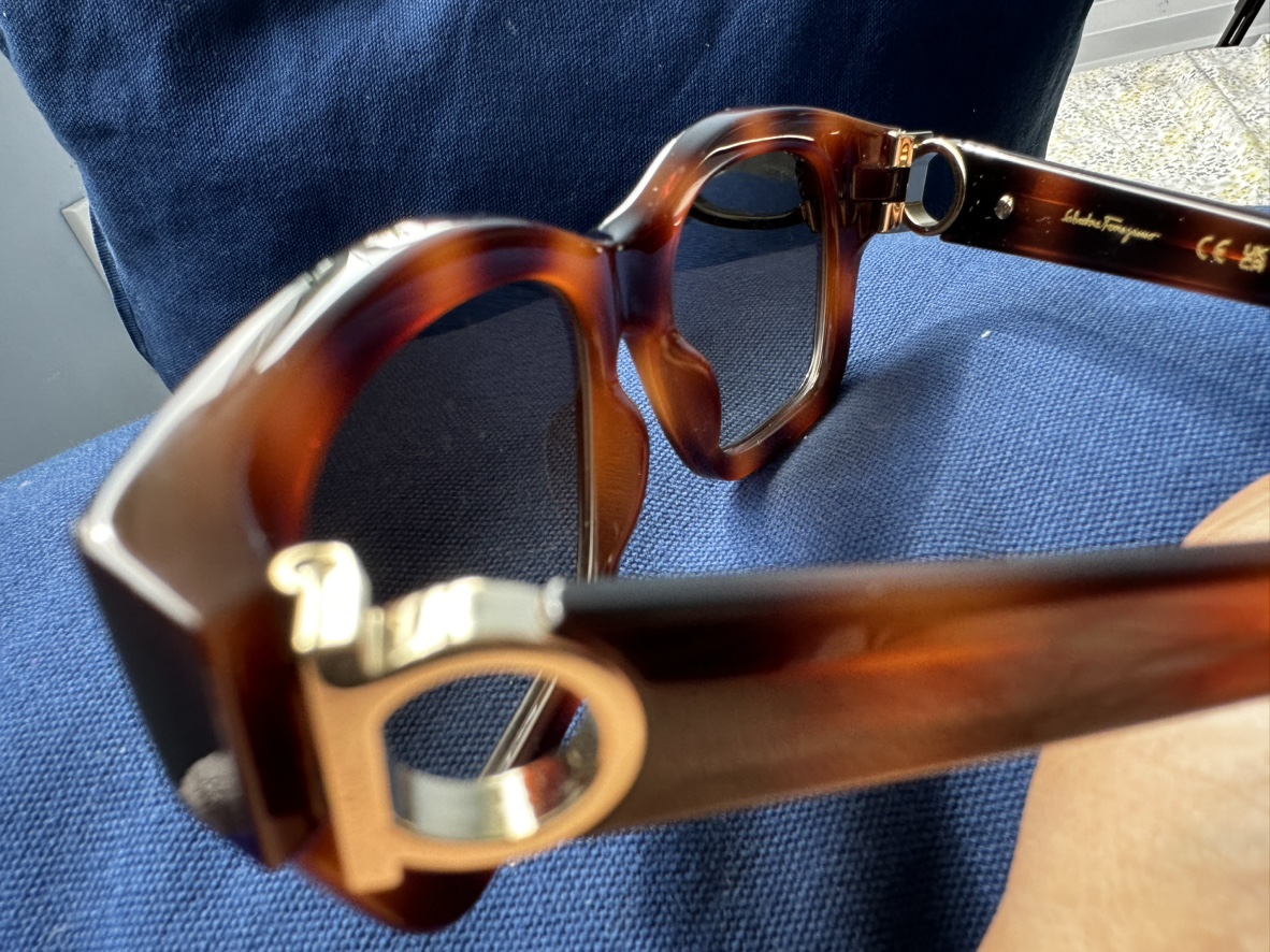 Salvatore Ferragamo sunglasses thumbnail