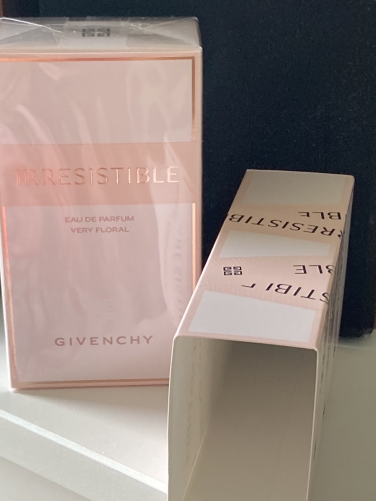 Perfume GIVENCHY - photo 2
