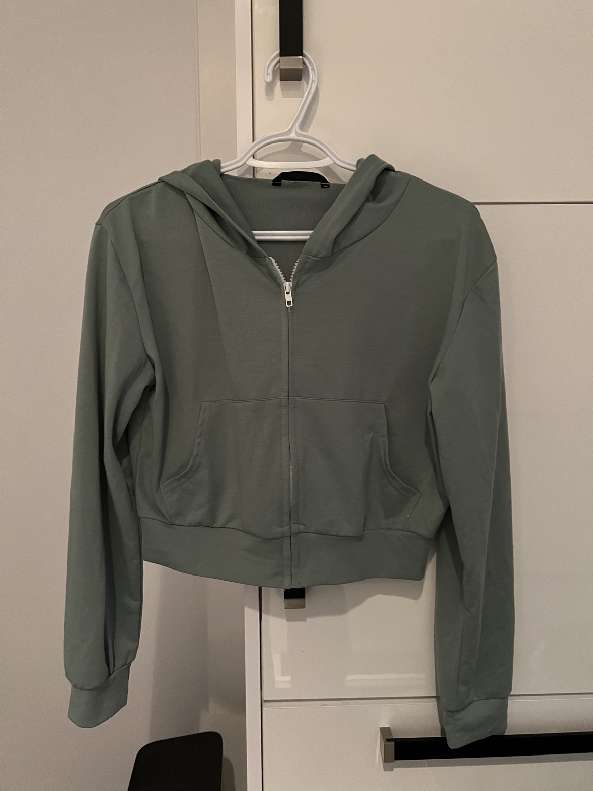 Green crop zip up sweater