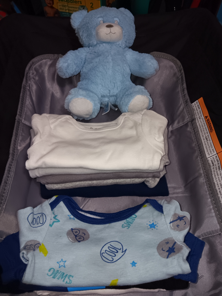 10 Baby Boy 0-3 Months Onesies $10 thumbnail