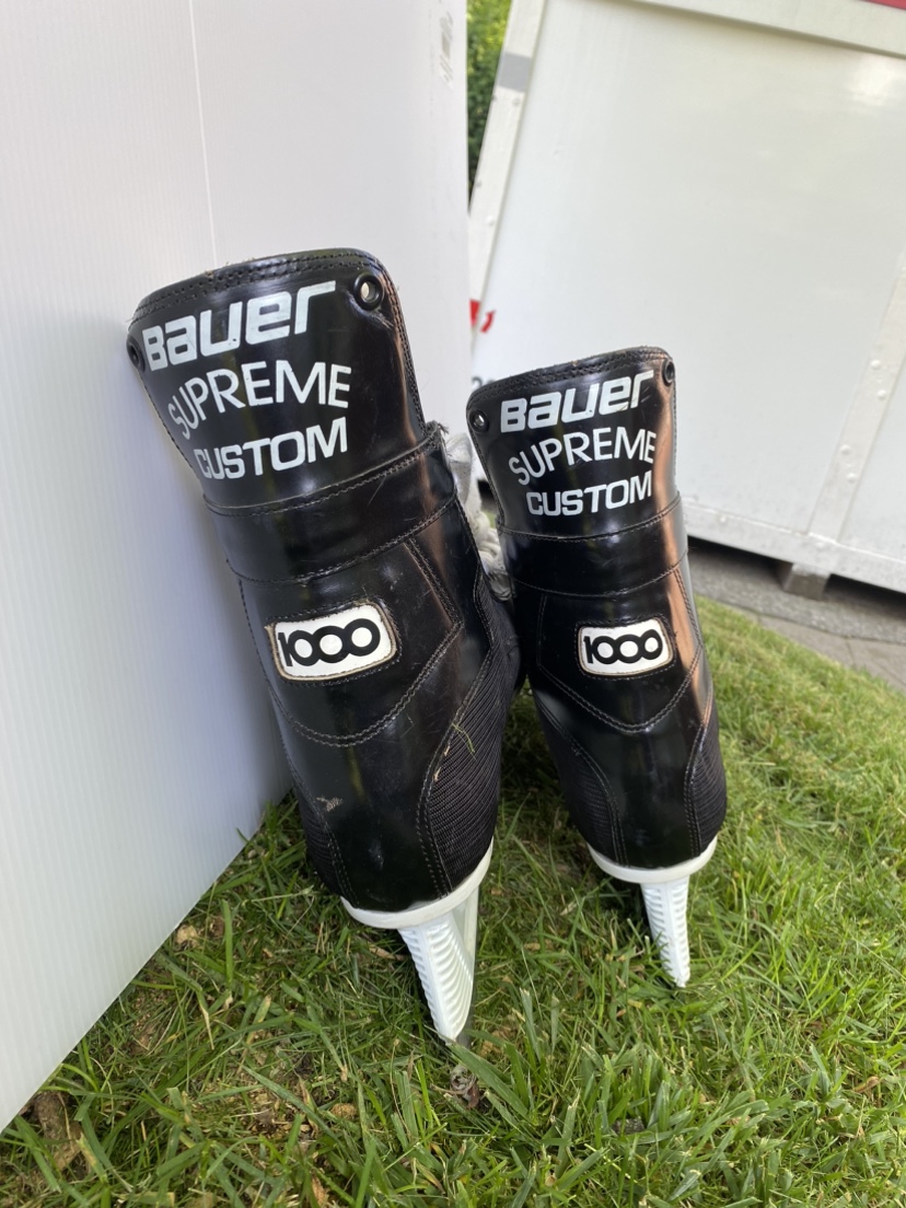 Price drop! Hockey skates men’s size 9 1/2 image indicator(2)