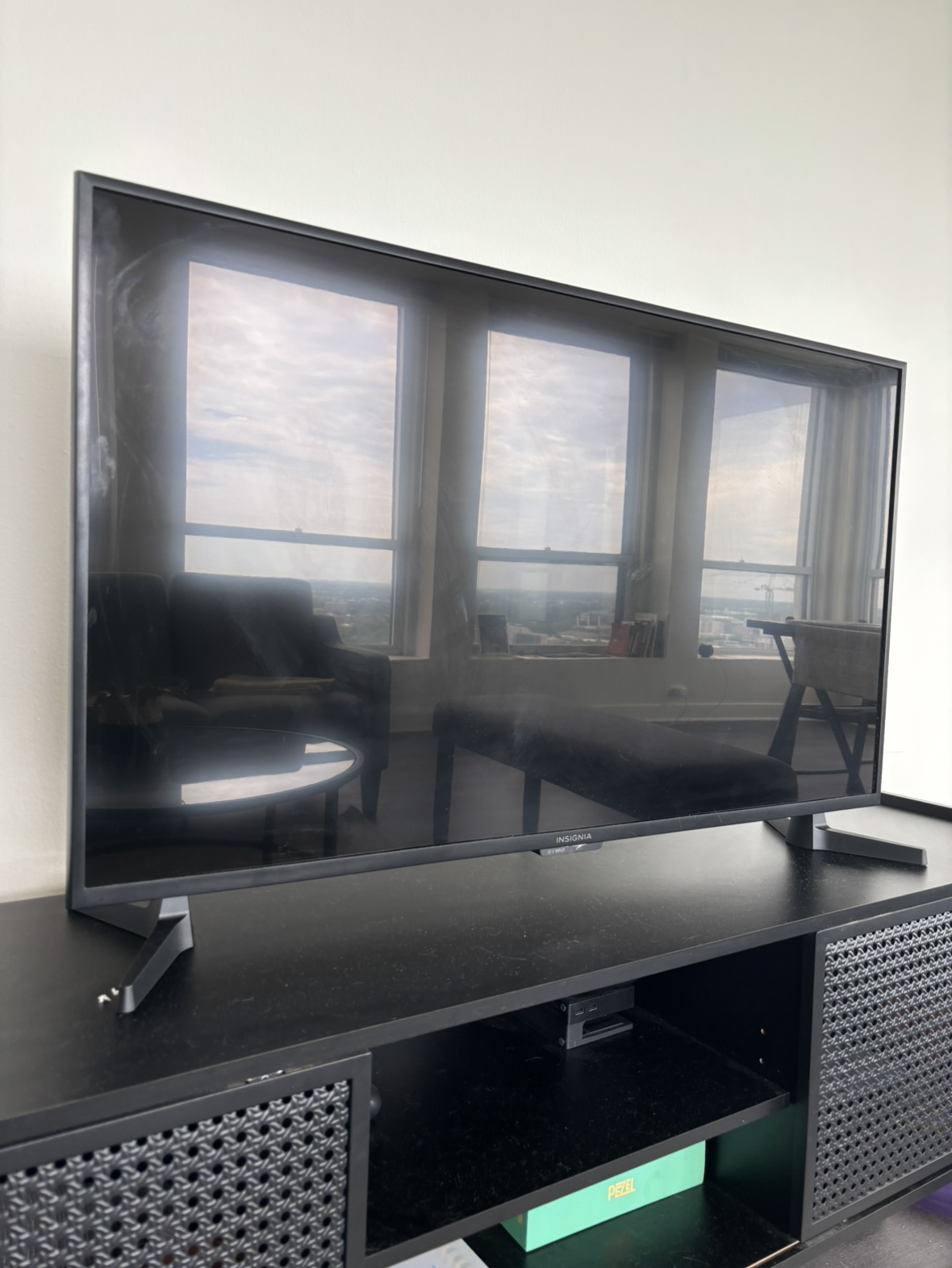 Like new 40” 4K SmartTV