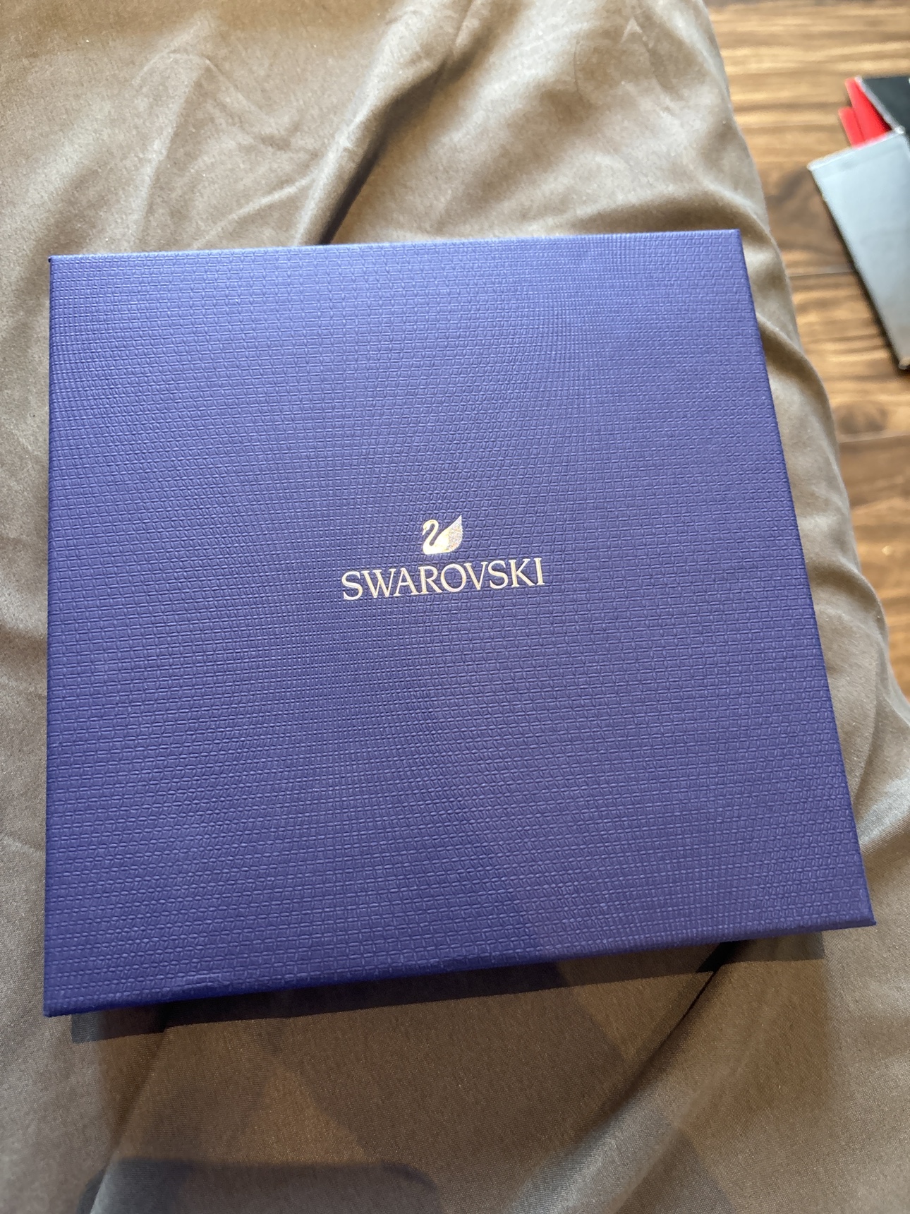Swarovski swan necklace thumbnail