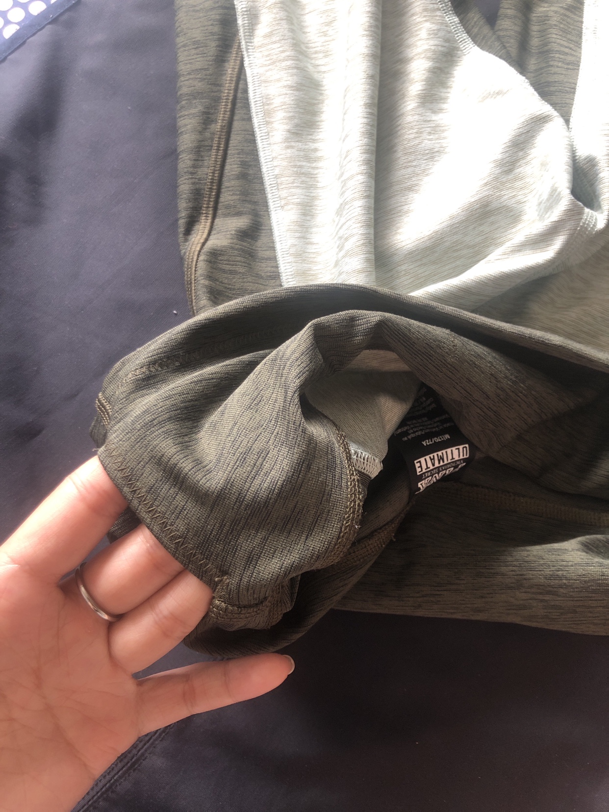 PINK workout leggings image indicator(4)